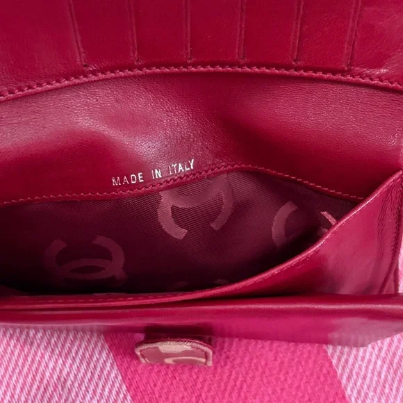 Chanel Coco kisslock wallet in fabric and leather - Picture 15 of 16